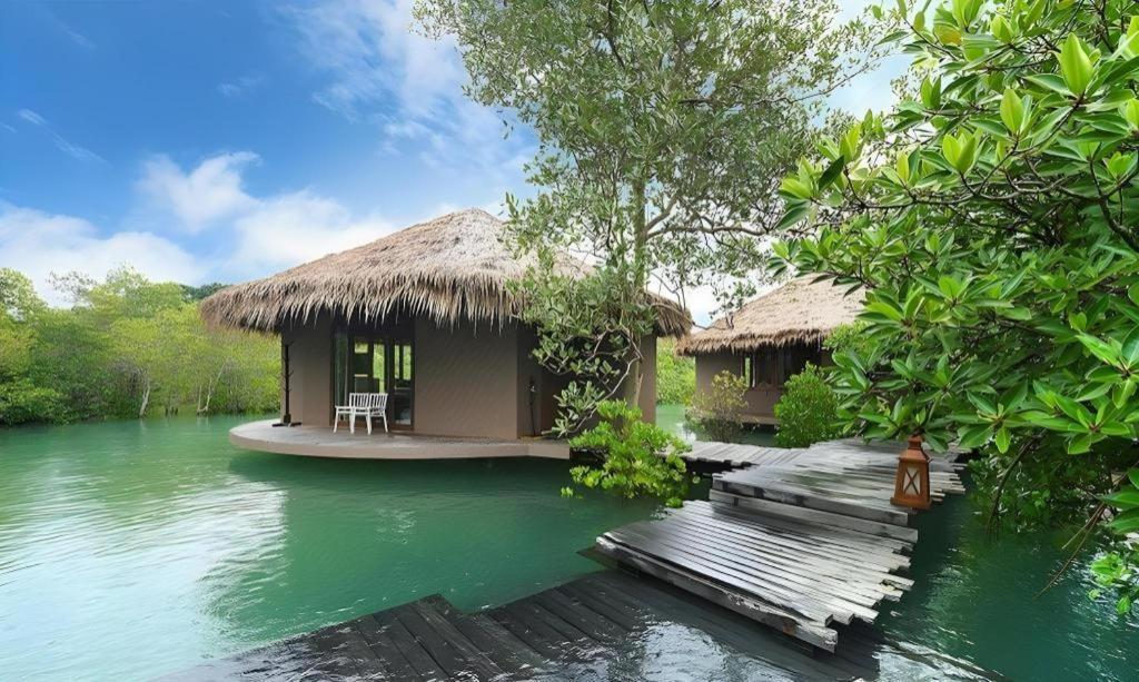 The Blue Sky Resort@ Koh Payam Koh Phayam Eksteriør billede